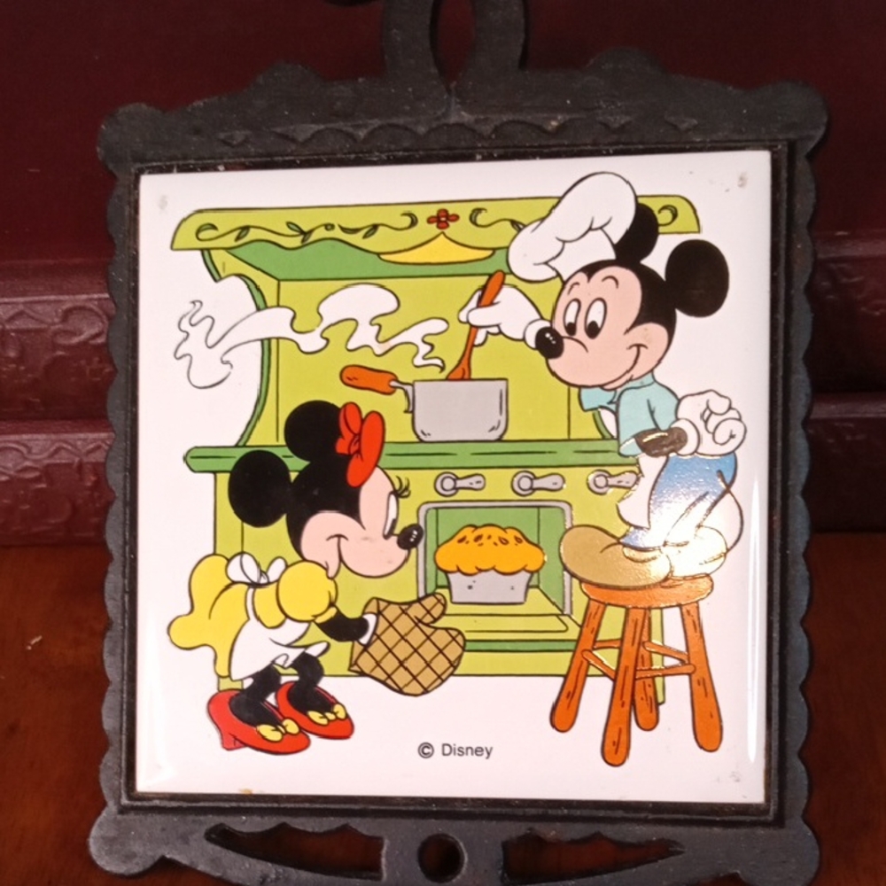 Disney Mickey and Minnie Mouse Baking Plaque - Green and Yellow